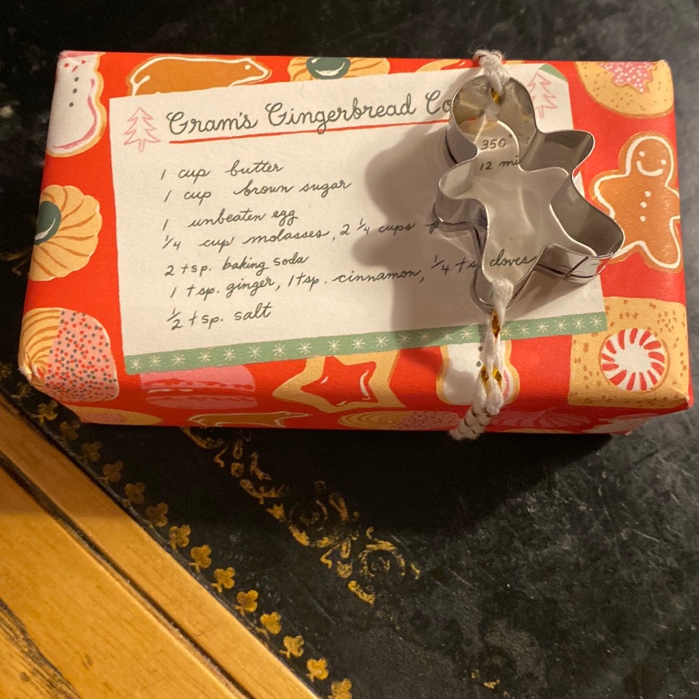 Gingerbread Bar of Soap with Recipe & Mini Cutter